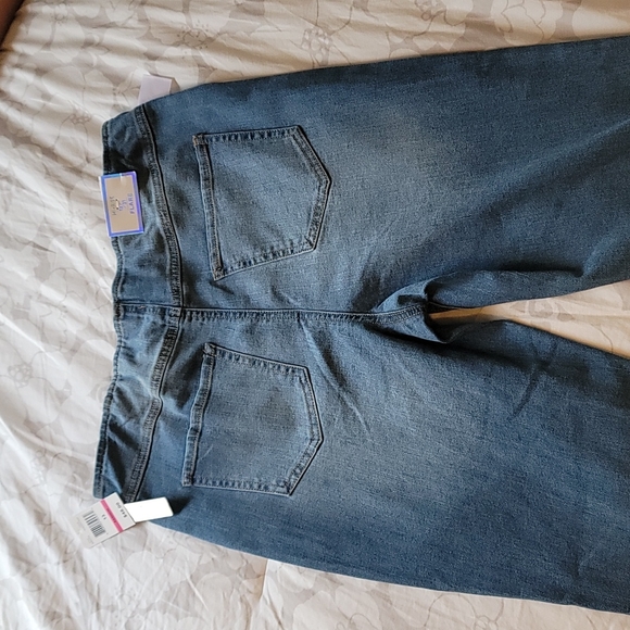 Pants - Picture 3 of 4